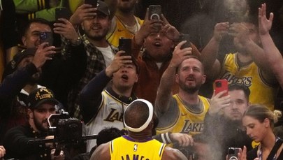 ​Historyczne zdjęcie rzutu LeBrona Jamesa. Znak czasów?