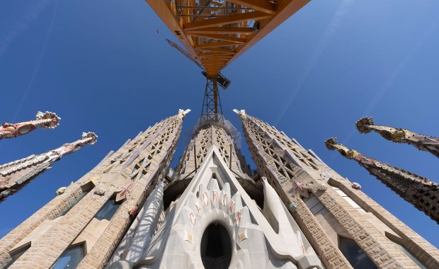 Historyczny dzień w Barcelonie: Sagrada Familia najwyższym kościołem na świecie