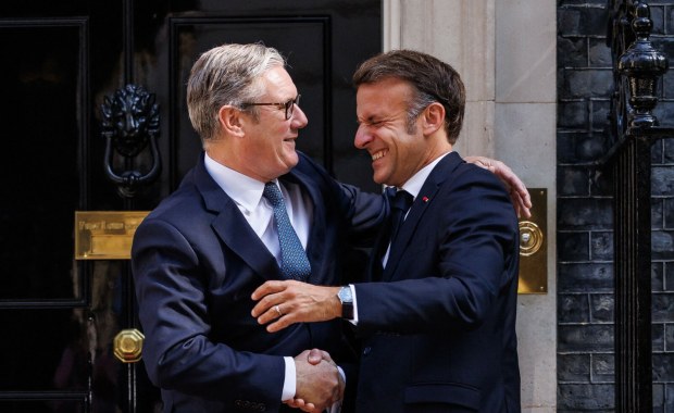 Historyczny pakt Francji i Wielkiej Brytanii. Chodzi o broń atomową