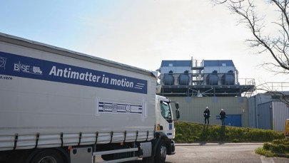 Historyczny sukces naukowców z CERN. Antymateria przewieziona ciężarówką