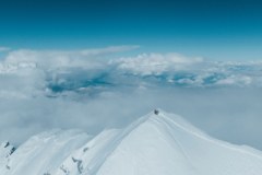 Historyczny wyczyn Andrzeja Bargiela! Zjechał na nartach z Mount Everestu bez tlenu