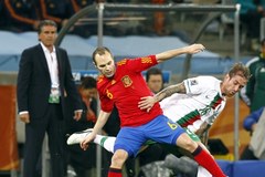 Hiszpania awansowała do ćwierćfinału, Portugalia grała w "10"