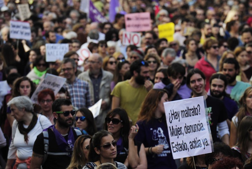 Hiszpania: Demonstracja przeciwko przemocy wobec kobiet /AFP