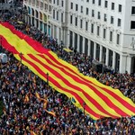Hiszpania: Manifestacja w Barcelonie przeciw katalońskim separatystom