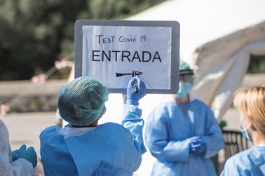 Hiszpania: Spadek liczby zgonów i zachorowań na koronawirusa. Sytuacja nadal poważna