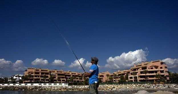 Hiszpania zachęca do nabywania domów, kusząc prawem pobytu /AFP