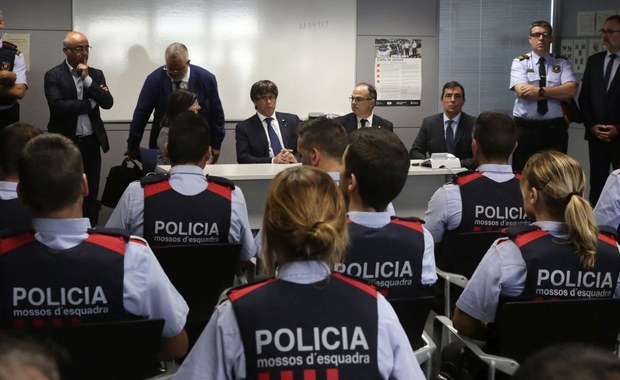 Hiszpania zawiadomiła Francję o aucie wypożyczonym przez sprawców ataków