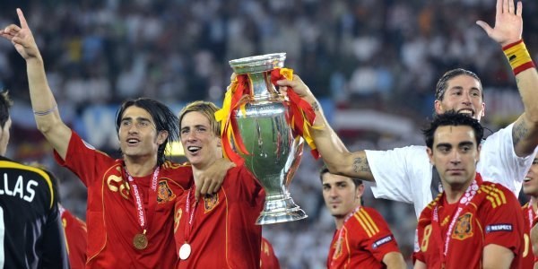 Hiszpanie najlepszym zespołem Europy /AFP