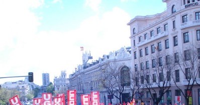 Hiszpanie protestują przeciwko wysokiemu poziomowi bezrobocia /Praca i nauka za granicą