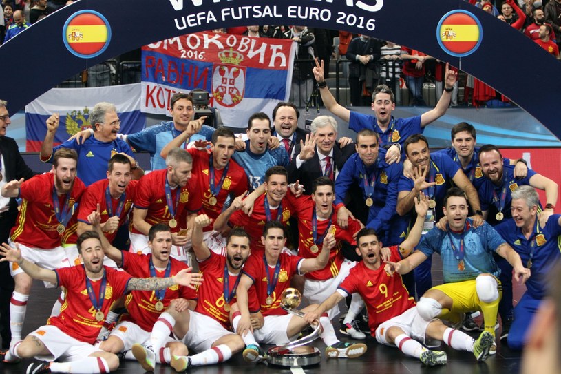 Hiszpanie świętują zdobycie złotego medalu /AFP