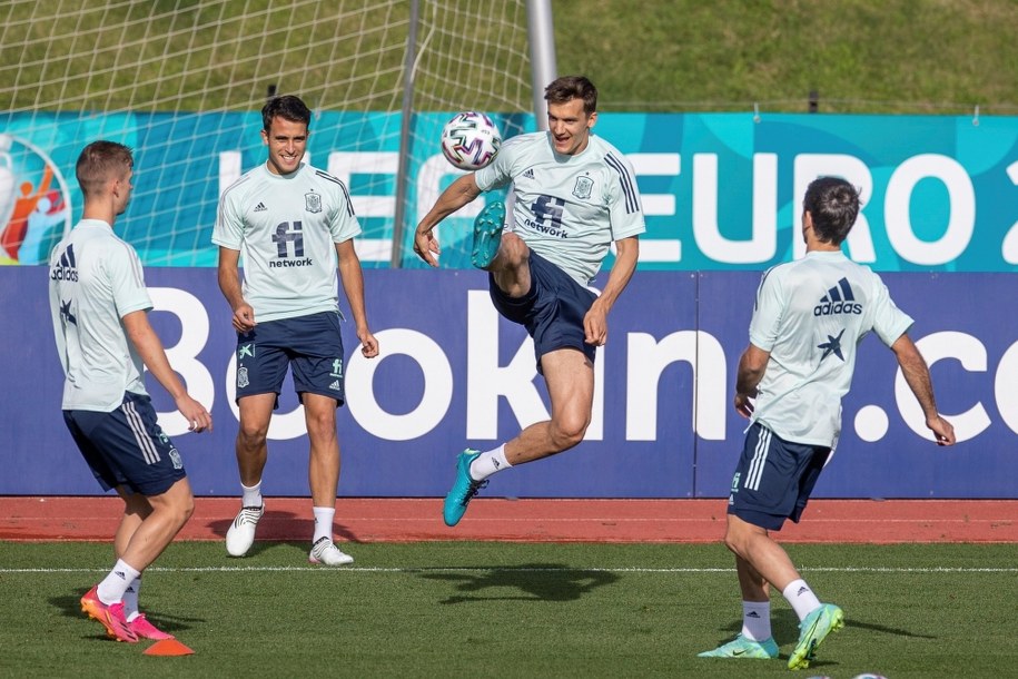 Hiszpańscy piłkarze trenujący na Wembley /Rodrigo Jimenez /PAP