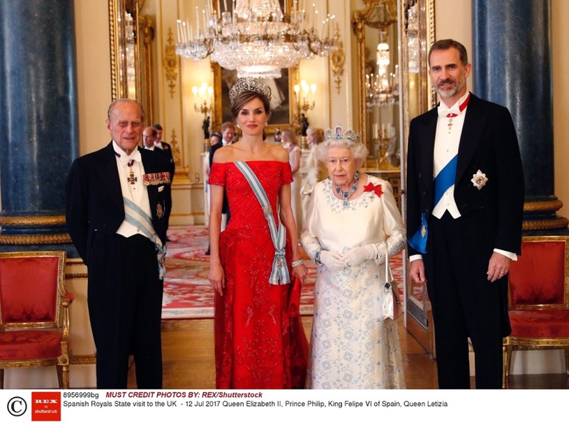 Hiszpańska para królewska Filip VI i Letycja na spotkaniu z królową Elżbietą II i księciem Filipem /East News