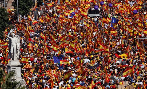Hiszpańskie media: Madryt ma plan użycia siły w Katalonii /ALBERTO ESTEVEZ /PAP/EPA