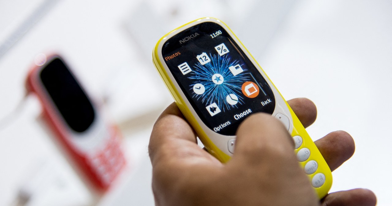 HMD Global rezygnuje z produkcji flagowych smartfonów Nokii /AFP