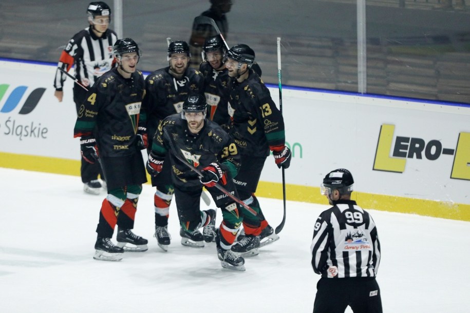 Hokeiści GKS-u Tychy podczas ubiegłorocznego finału PP /Zbigniew Meissner /PAP