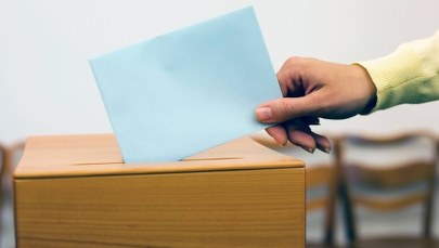 Holandia: Boją się hakerów, dlatego będą ręcznie liczyć głosy w wyborach parlamentarnych