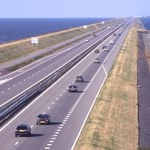 Holandia: Budują sztuczną rzekę na tamie Afsluitdijk