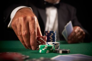Holandia: Nielegalny salon gry w pokera w centrum testów PCR