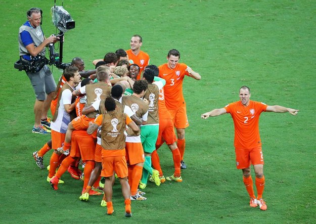 Holandia świętuje zwycięsto /SRDJAN SUKI /PAP/EPA