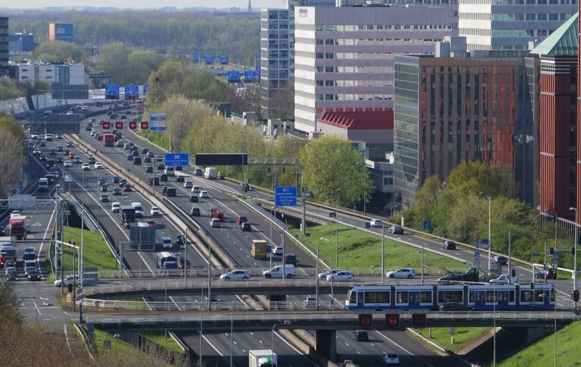 Holandia wprowadza drastyczne ograniczenia prędkości /Getty Images