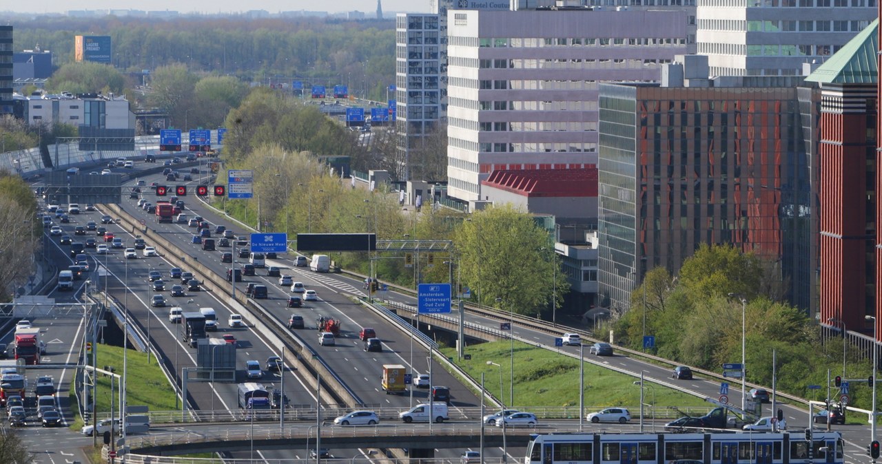 Holandia wprowadza drastyczne ograniczenia prędkości /Getty Images