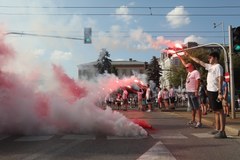 Hołd dla powstańców. W godzinę "W" dźwięk syren i minuta ciszy