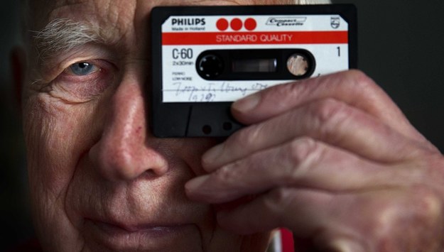 Holenderski wynalazca Lou Ottens, który stworzył kasety magnetofonowe, zmarł w wieku 94 lat /JERRY LAMPEN /PAP/EPA