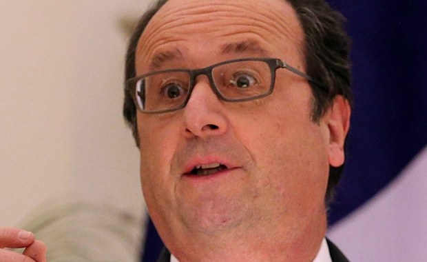 Hollande odmówił usunięcia ze stołu wina w czasie obiadu z prezydentem Iranu 