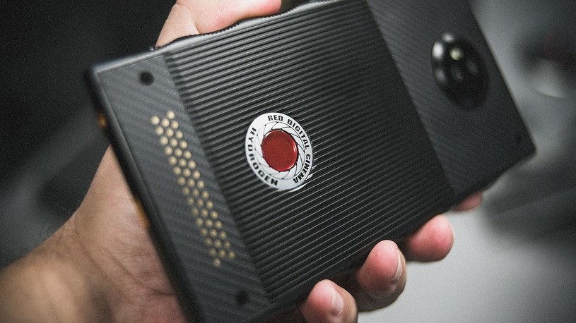 Holograficzny smartfon RED Hydrogen One opóźniony, ale poznaliśmy nowe szczegóły /Geekweek