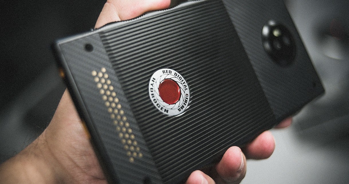 Holograficzny smartfon RED Hydrogen One opóźniony, ale poznaliśmy nowe szczegóły /Geekweek