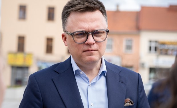 Hołownia zmieni zdanie? Kluczowy miesiąc dla lidera Polski 2050