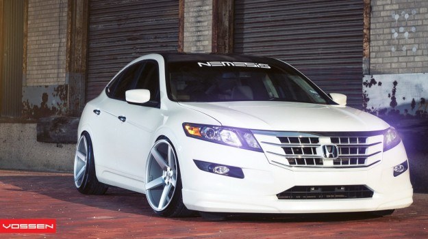 Ekstremalna Honda Accord Crosstour Honda Accord Crosstour z felgami Vossen /Vossen