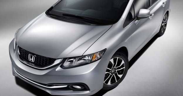 Honda Civic w wersji amerykańskiej po faceliftingu. /Honda