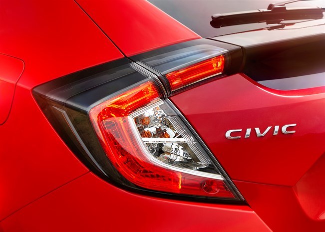 Honda Civic X to niewątpliwie samochód wyróżniający się na ulicy /materiały prasowe