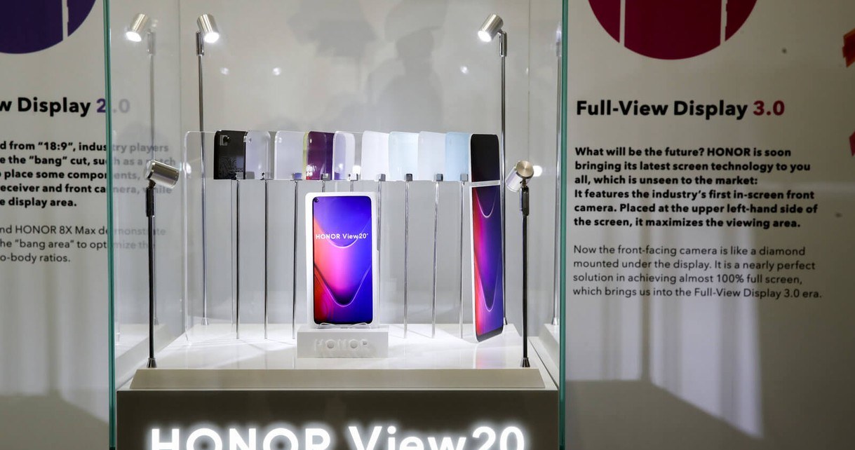 Honor View 20 z 48 MP aparatem tylnym i otworem na przednią kamerkę /Geekweek