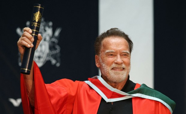 Honorowy doktorat dla Schwarzeneggera. Przywołał kluczową chwilę