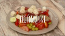 Horiatiki - klasyczna, wiejska sałatka grecka