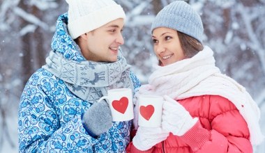 Horoskop miłosny na grudzień 2025. Te znaki zodiaku powitają nowy rok we dwoje