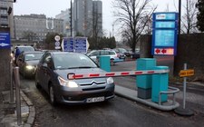 Horrendalne ceny za przyszpitalne parkingi