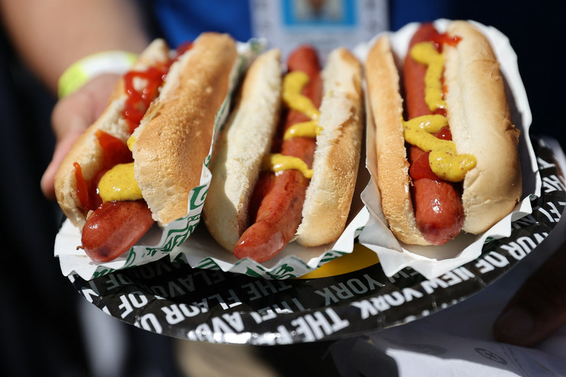 Hot dogi w Polsce kosztują od kilku do kilkunastu złotych. Zdjęcie ilustracyjne /AA/ABACA/Abaca/East News /East News
