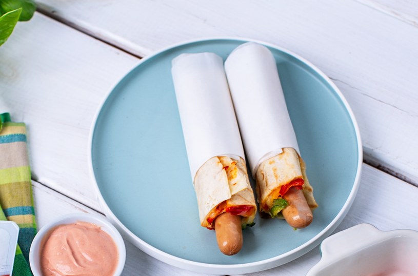 Hot-dogi  z serem /materiały prasowe