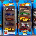 Hot Wheels na Dzień Dziecka. Gdzie kupić najtaniej? Sprawdziliśmy 4 sklepy