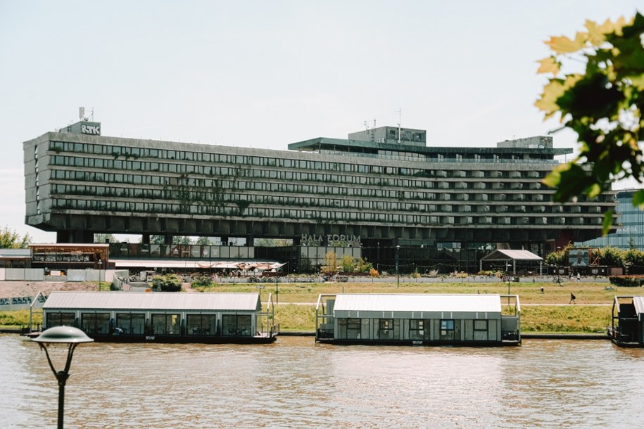 Hotel Forum jest nieodłącznym elementem krajobrazu Krakowa /Shutterstock