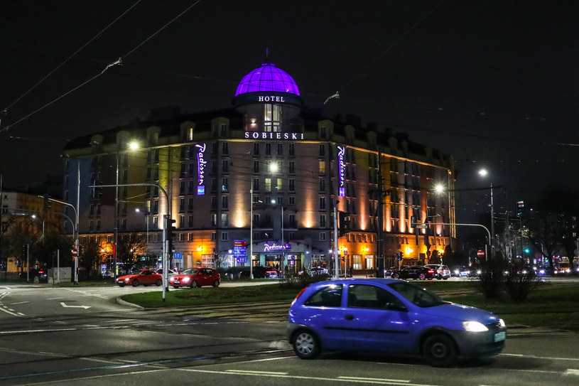 Hotel Sobieski budzi swoim wyglądem spore kontrowersje /Adam Burakowski /East News