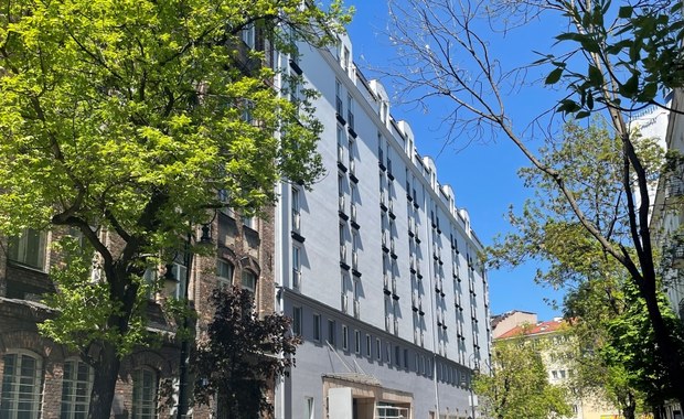 Hotel Sobieski zmienił kolor. Mieszkańcy: To koniec pewnej epoki