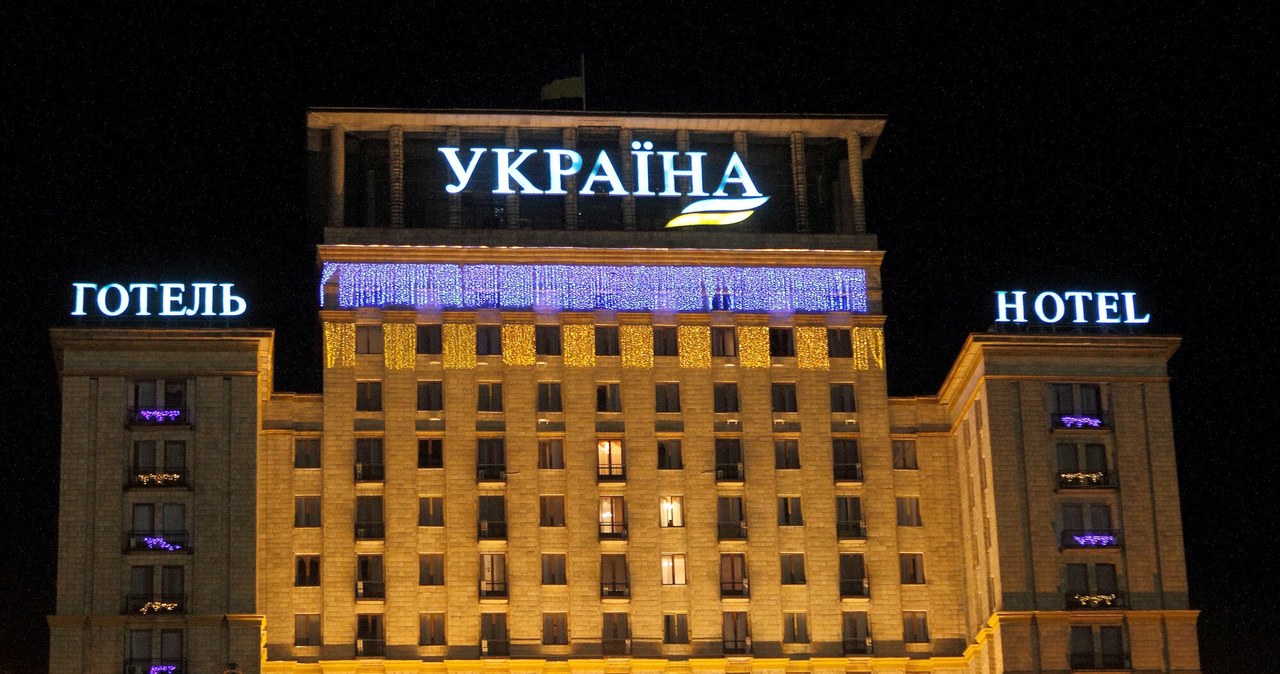 Hotel "Ukraina" pójdzie pod młotek. Pieniądze mają wspomóc nadwyrężone wojną finanse Ukrainy /Jan Kucharzyk /East News