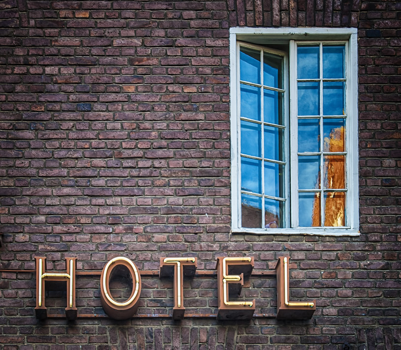 Hotele narzekają na coraz wyższe opłaty /123RF/PICSEL