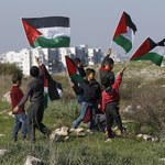 HRW: Izrael prowadzi wobec Palestyńczyków politykę apartheidu