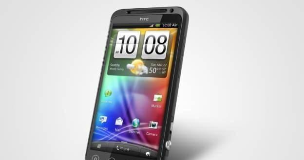 HTC EVO 3D - smartfon, który umożliwia robienie i oglądanie zdjęć oraz materiałów wideo w 3D /materiały prasowe