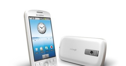 HTC Magic - jeden z telefonów korzystających z systemu Google Android /materiały prasowe